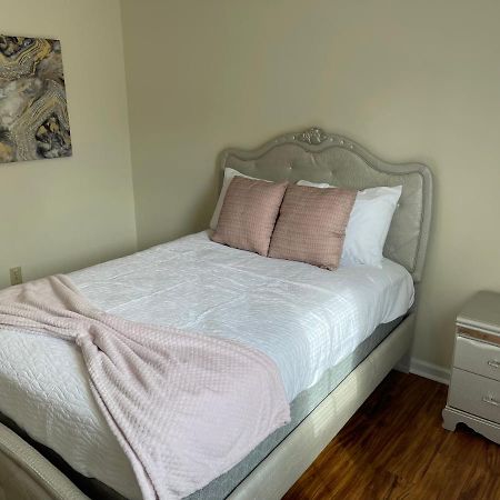 Pet- Friendly, & Close To Uptown Charlotte Kültér fotó